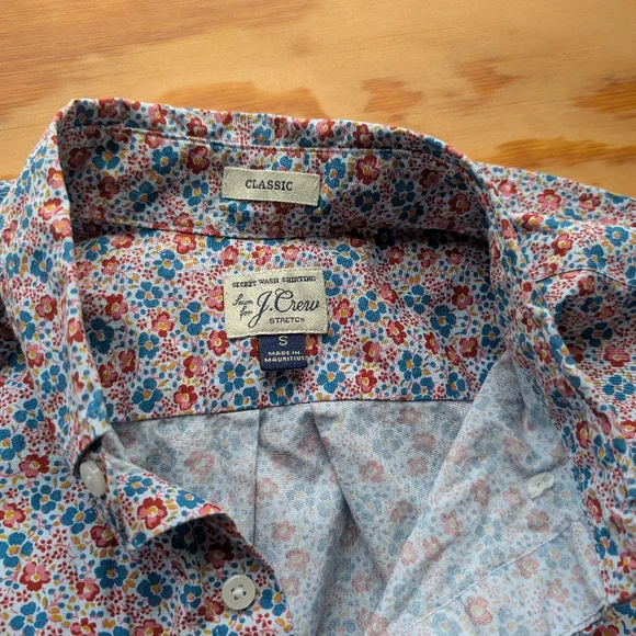 J. Crew Secret Wash Classic Fit Floral Button Down Shirt Men's Small - Picture 3 of 5